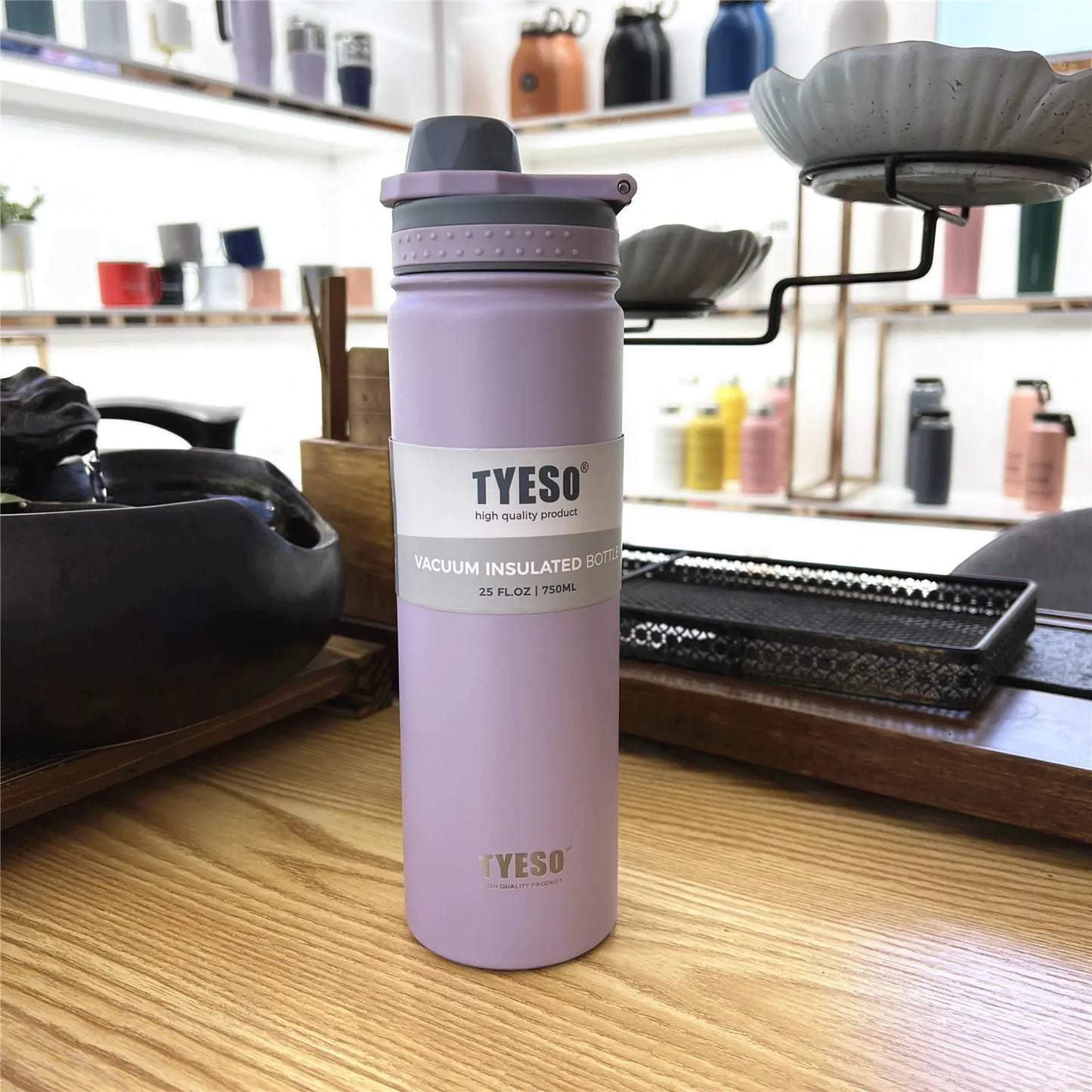 TYESO Classic Insulated Sports Bottle with Handle
